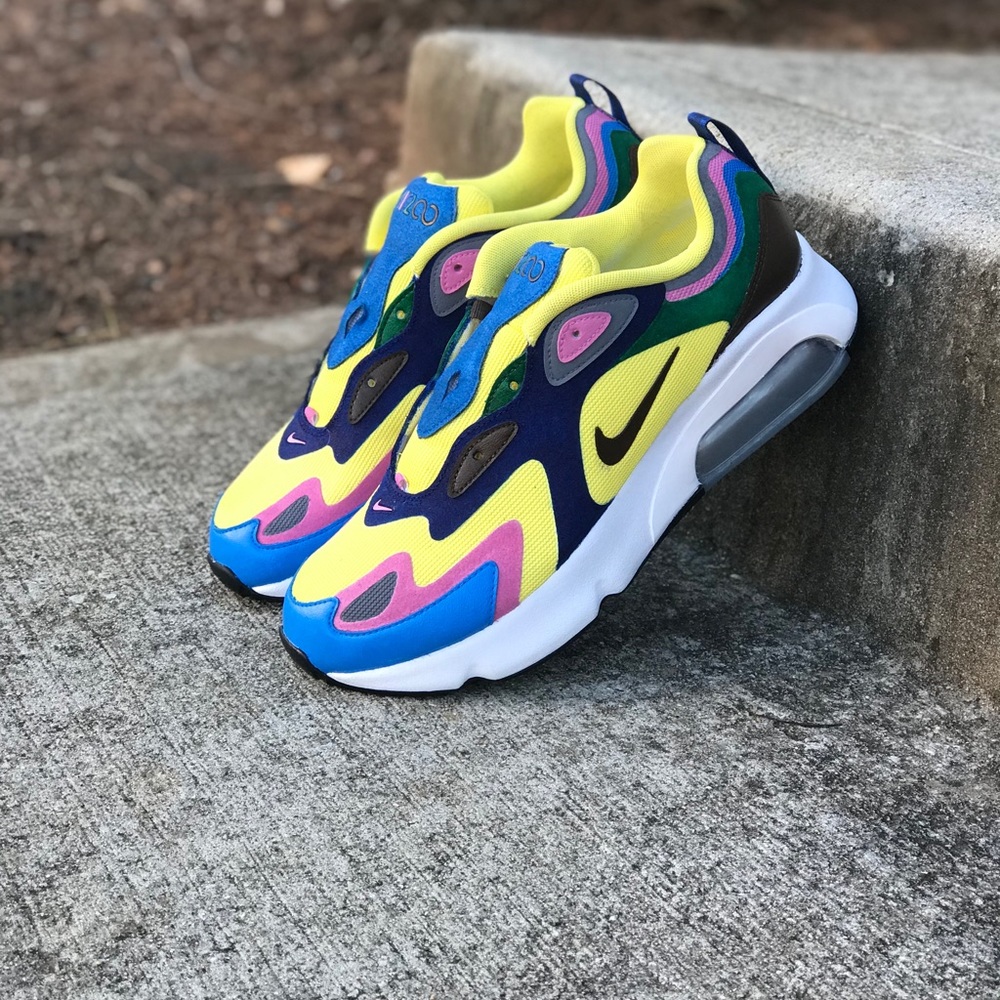 Custom Sean wetherspoon air max’s 200‼️